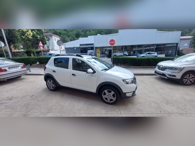 Dacia Sandero Stepway 1.5 dci 90cv foto 2